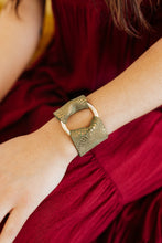Load image into Gallery viewer, Starburst Green Leather Cuff

